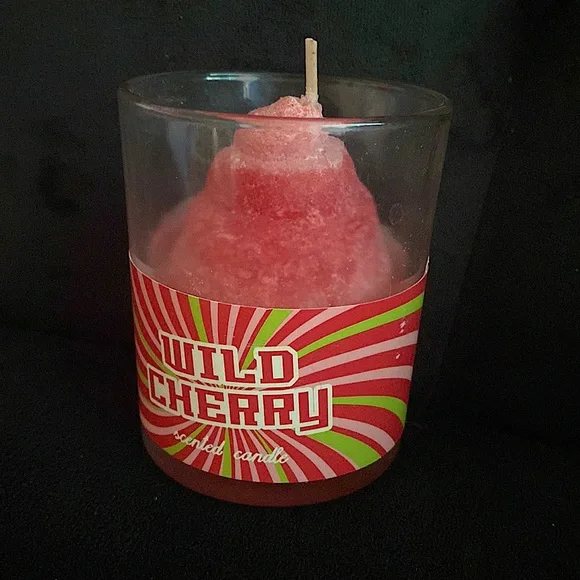 NEW/UNUSED • Wild Cherry Scented Candle 🍒❤️ - Picture 2 of 4
